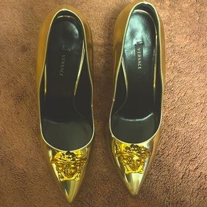 Gold Versace Pumps!